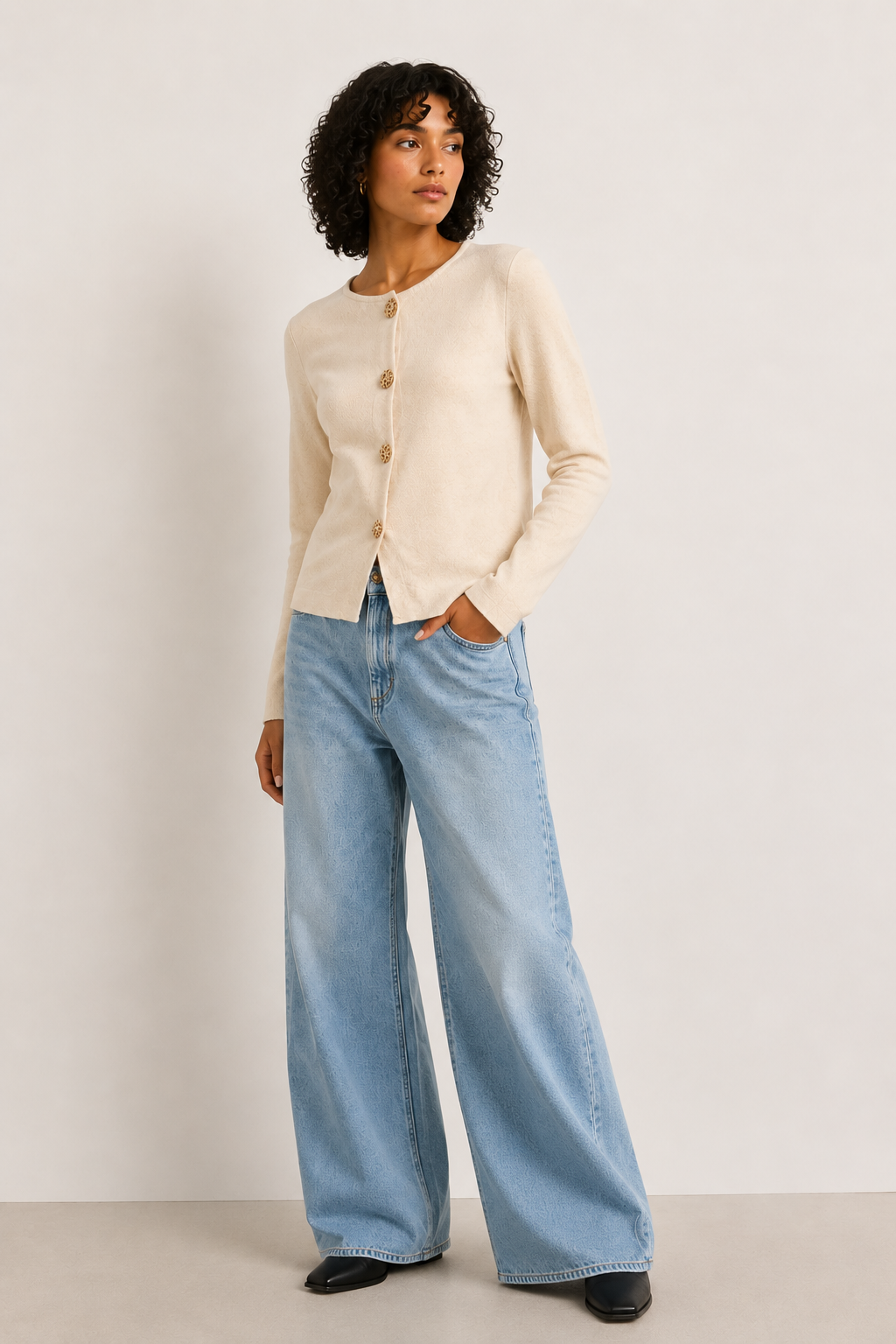 Cardigan in Maglia Morbida · Beige Naturale con Bottoni Dorati