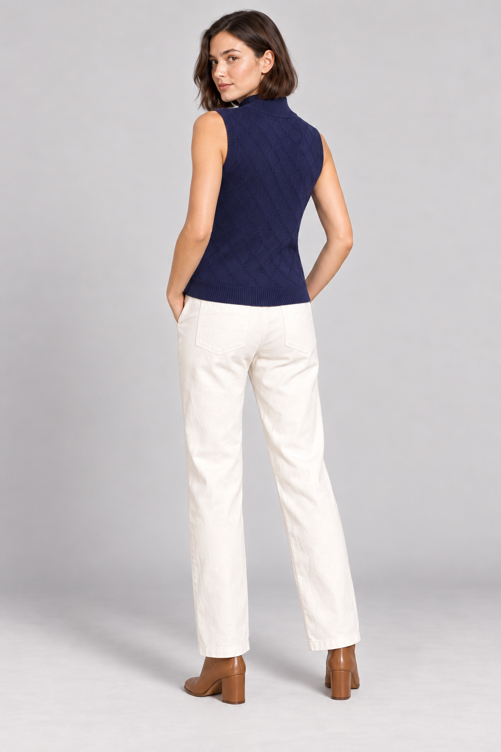 Top Smanicato a Collo Alto con Texture Incrociata