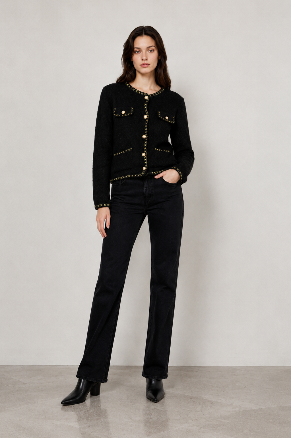 Cardigan in Maglia Arricciata · Nero con Profili Dorati